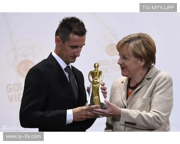 足球运动员荣获国家授勋背后的故事与意义探讨